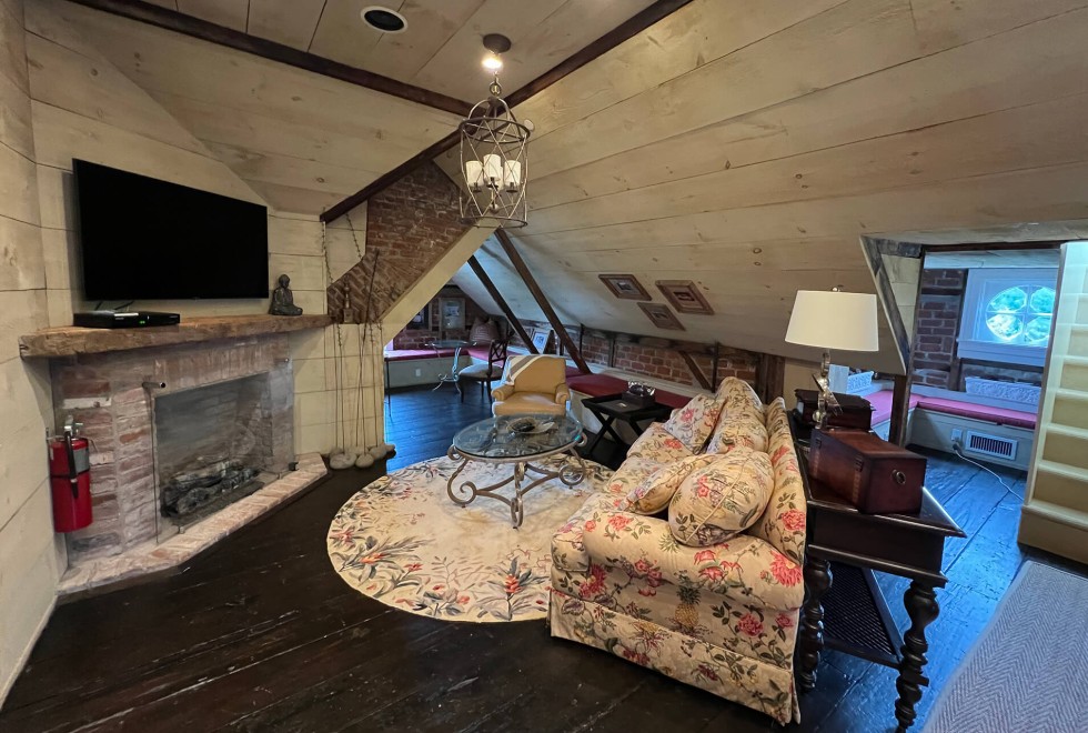 The Belvedere Suite, relax in a cozy couch in from of the fireplace and tv